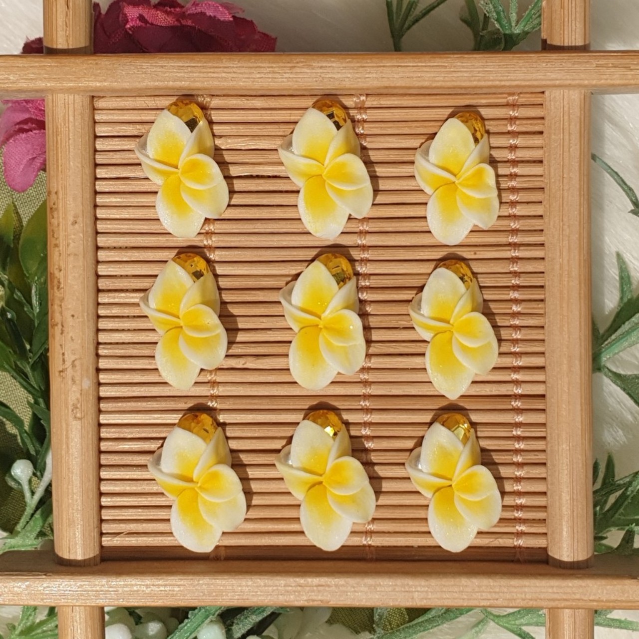 Hoa ly ôm đá - Hoa bột đính móng (combo 4 bông) BYH021