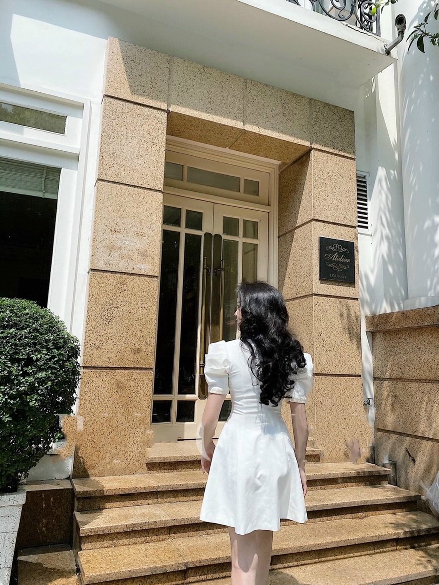 Đầm trắng tay phồng xếp ly 🌷