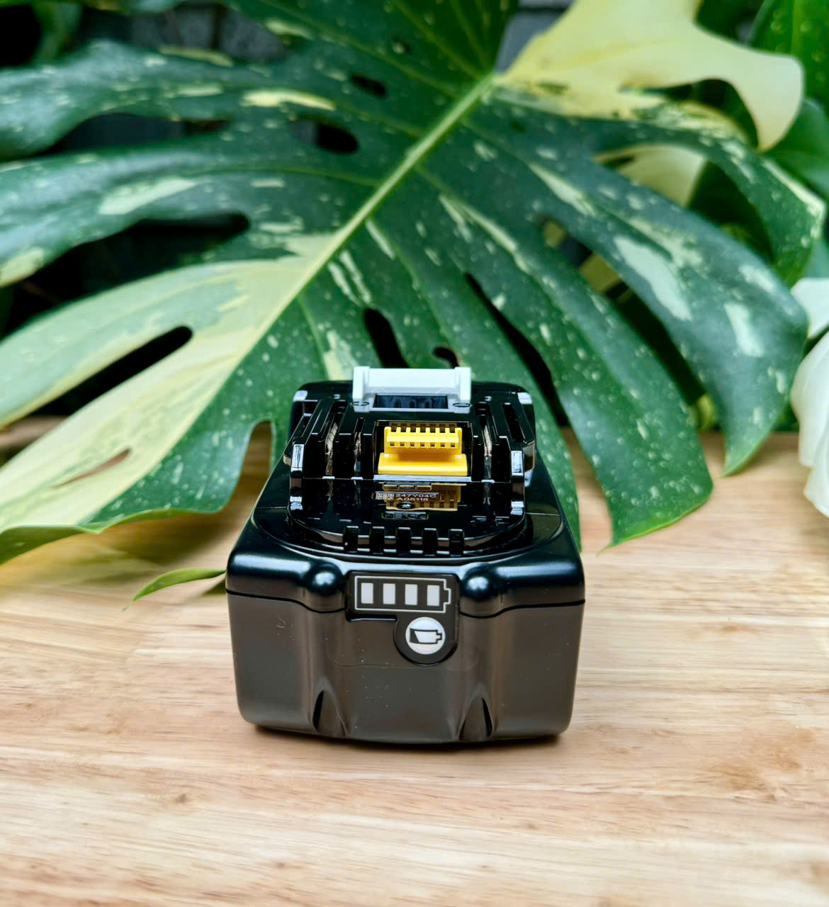 BN. Pin Makita BL1830B 18V/3.0Ah.