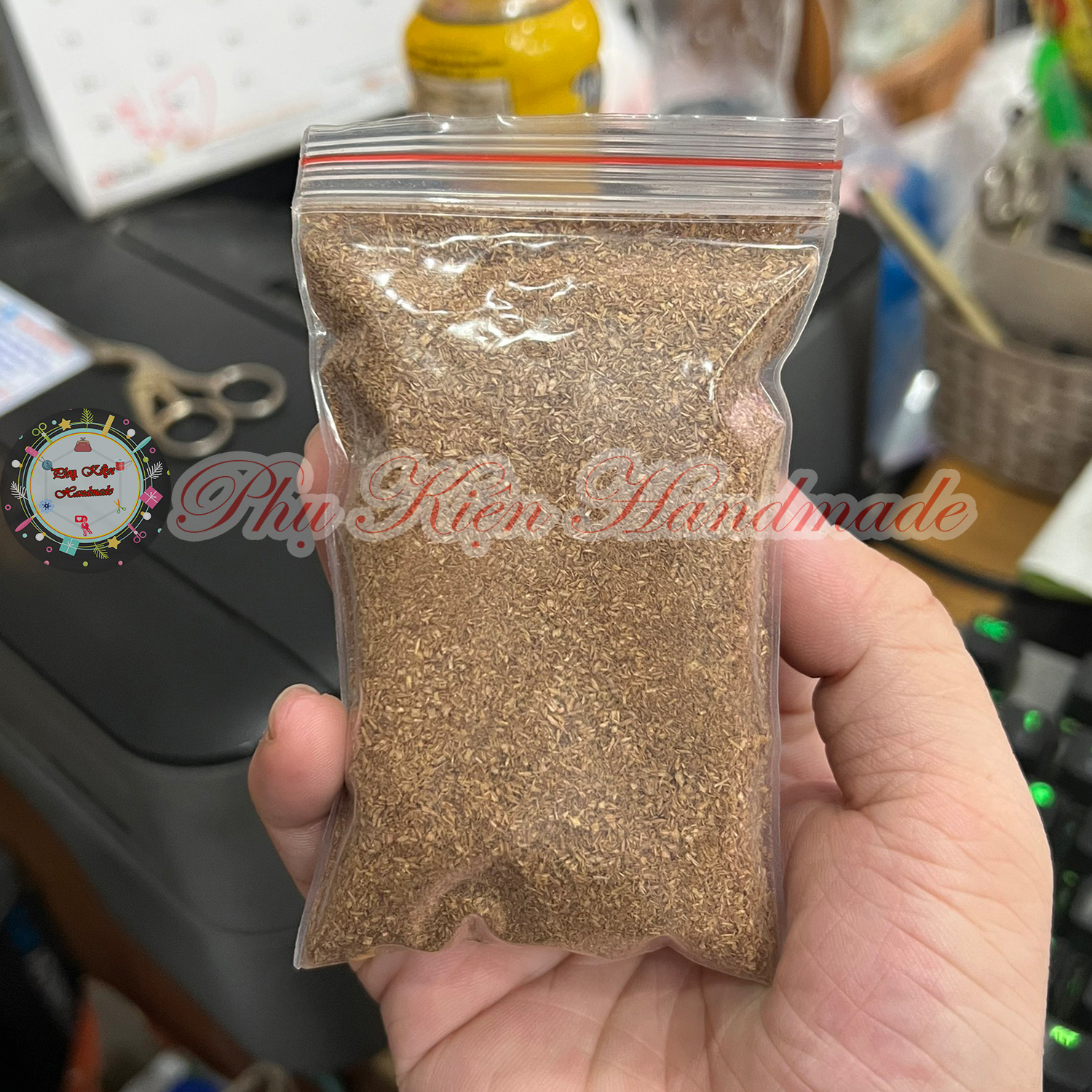 Cỏ và bột trang trí hoa