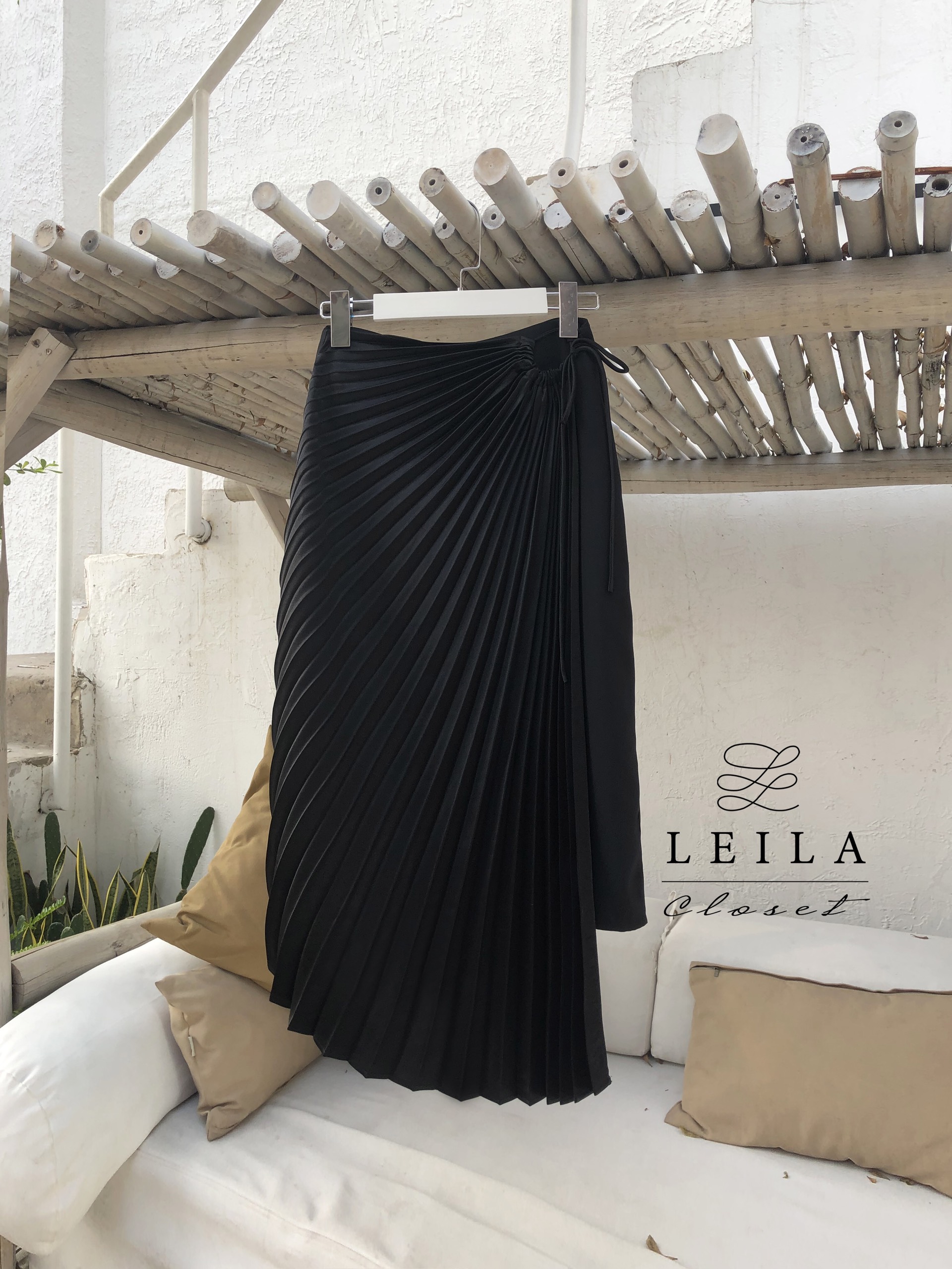 Chân váy lụa Lisa đắp tà dập ly quạt