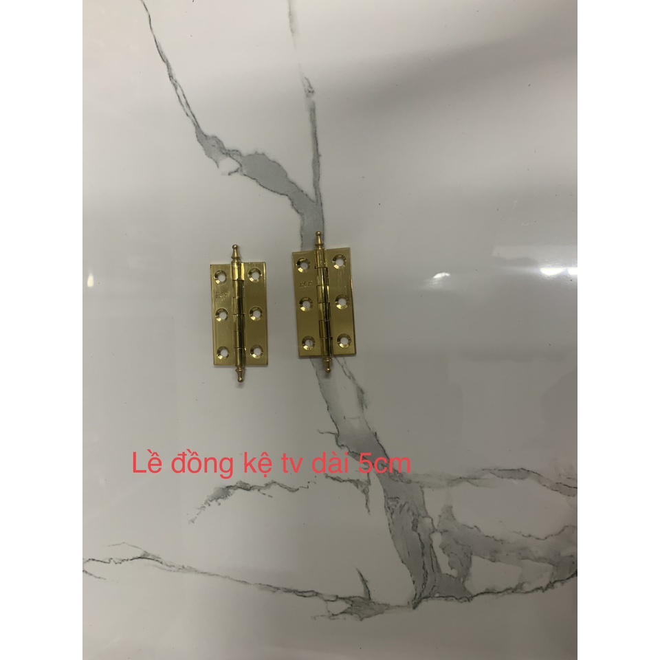 Bản lề đồng tủ quần áo.