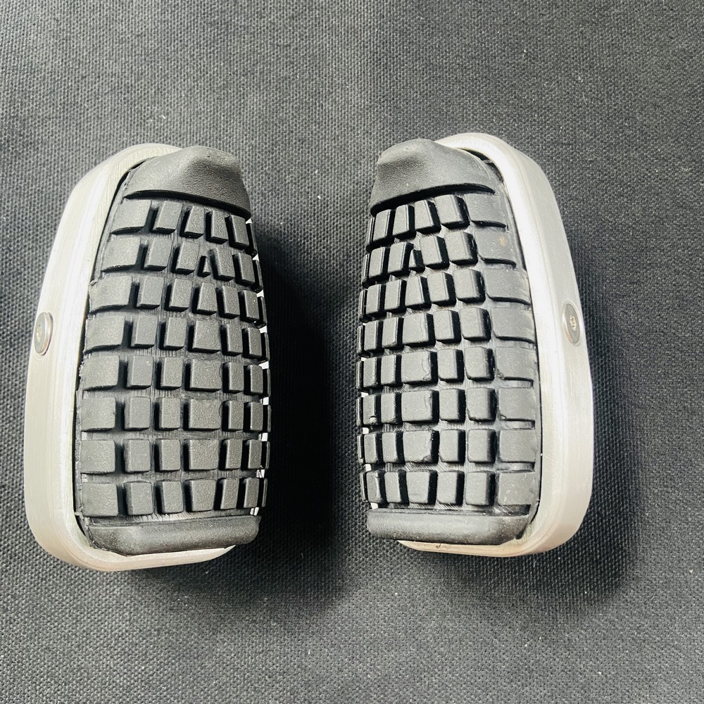 [HÀNG TRANG TRÍ] GÁC CHÂN TRƯỚC CUB 125 TRANG TRÍ CHO NHIỀU LOẠI XE SIÊU ĐẸP SIÊU CUTE (1 CẶP)