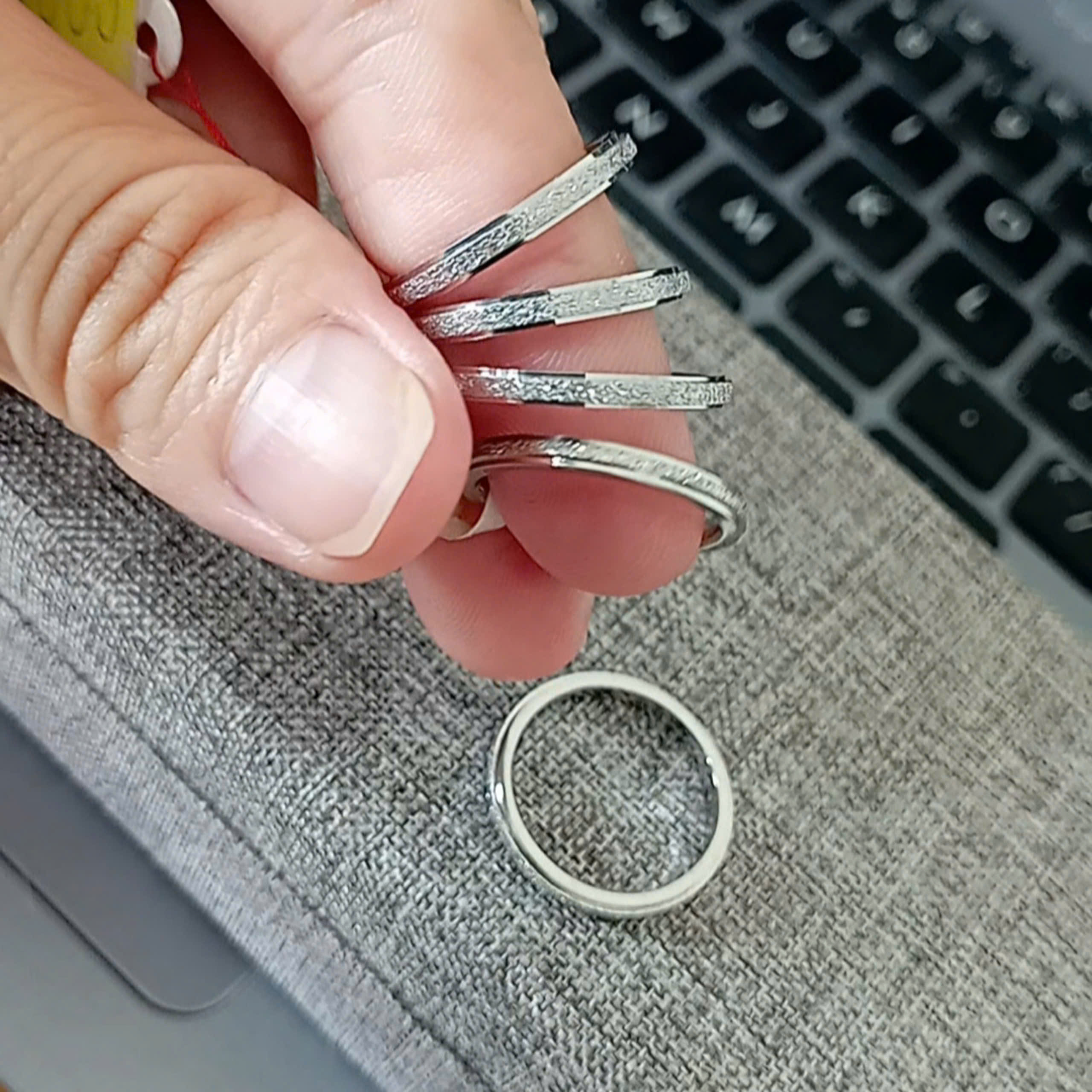 Giá 1 chiếc - Nhẫn titan phun cát trắng