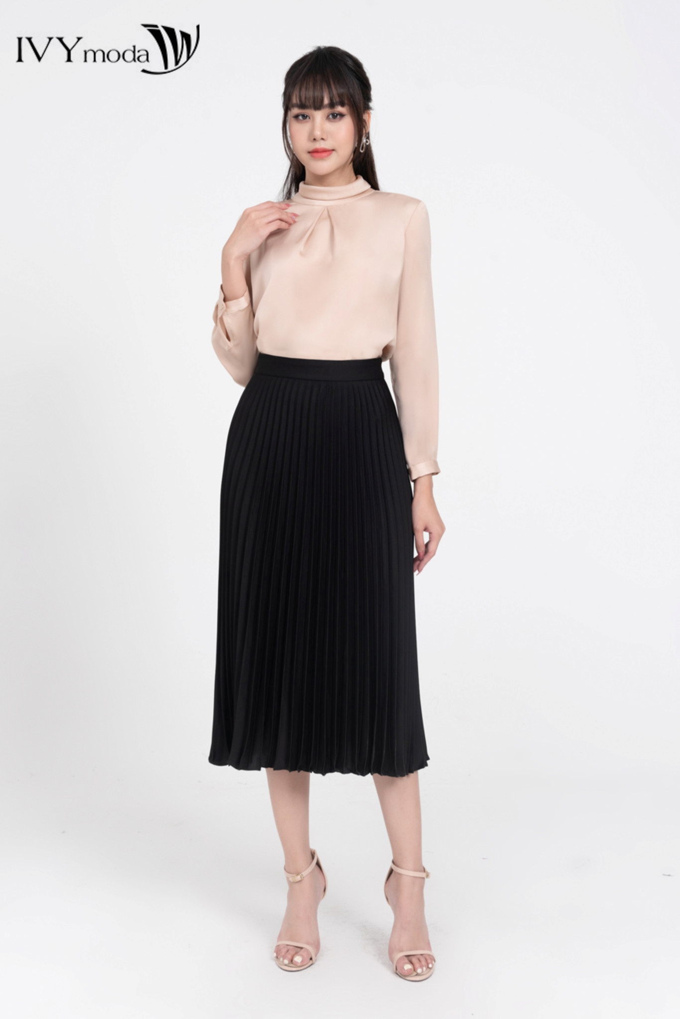 Chân váy lụa xếp ly dáng dài IVY moda MS 30M8172
