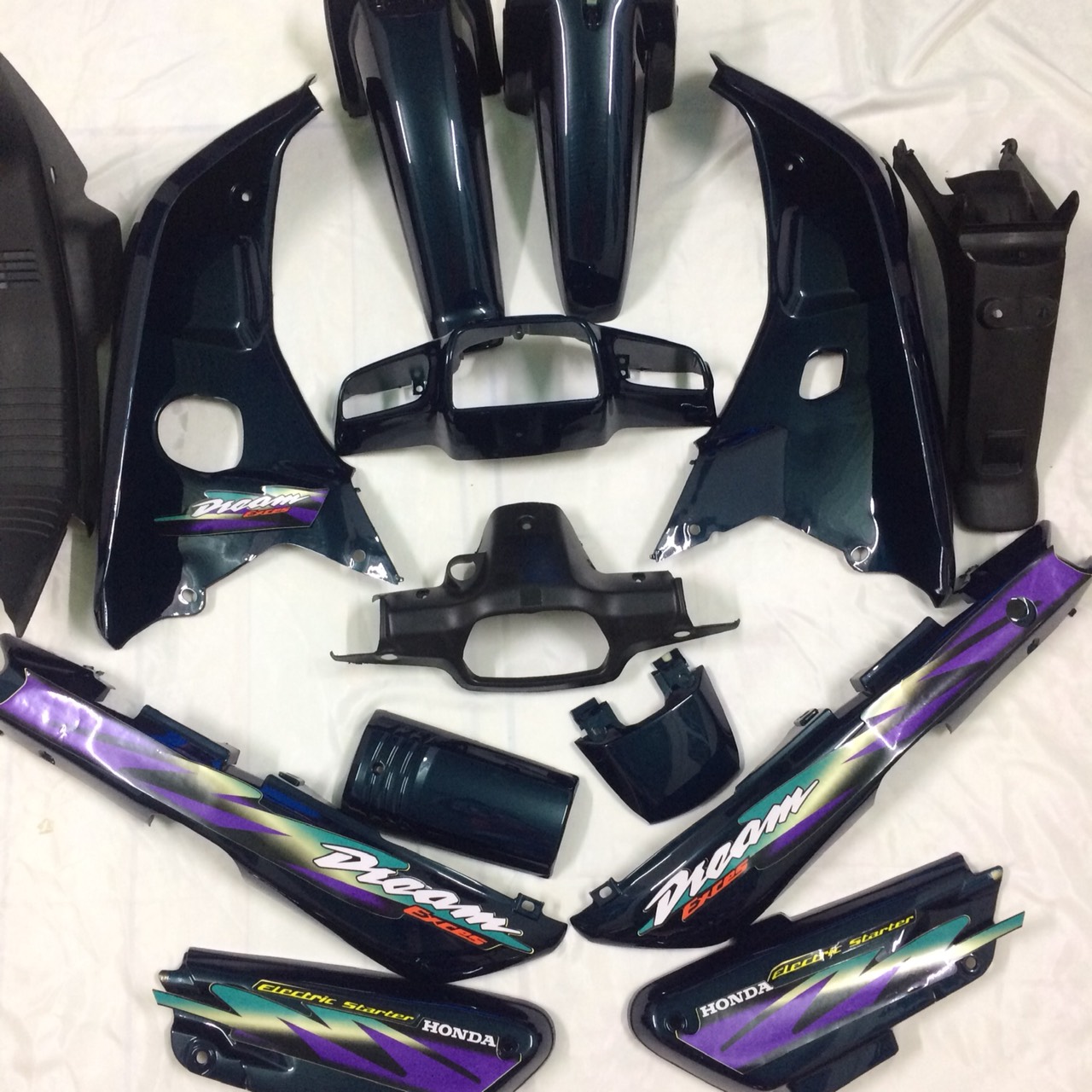 ( Tặng Tem ) Bộ Vỏ Nhựa - Dàn áo xe Dream lùn -  Dream 3- Dream Exces đời 99 - 2000 màu Xanh Nhớt - ,nhựa trắng nguyên sinh ABS cao cấp