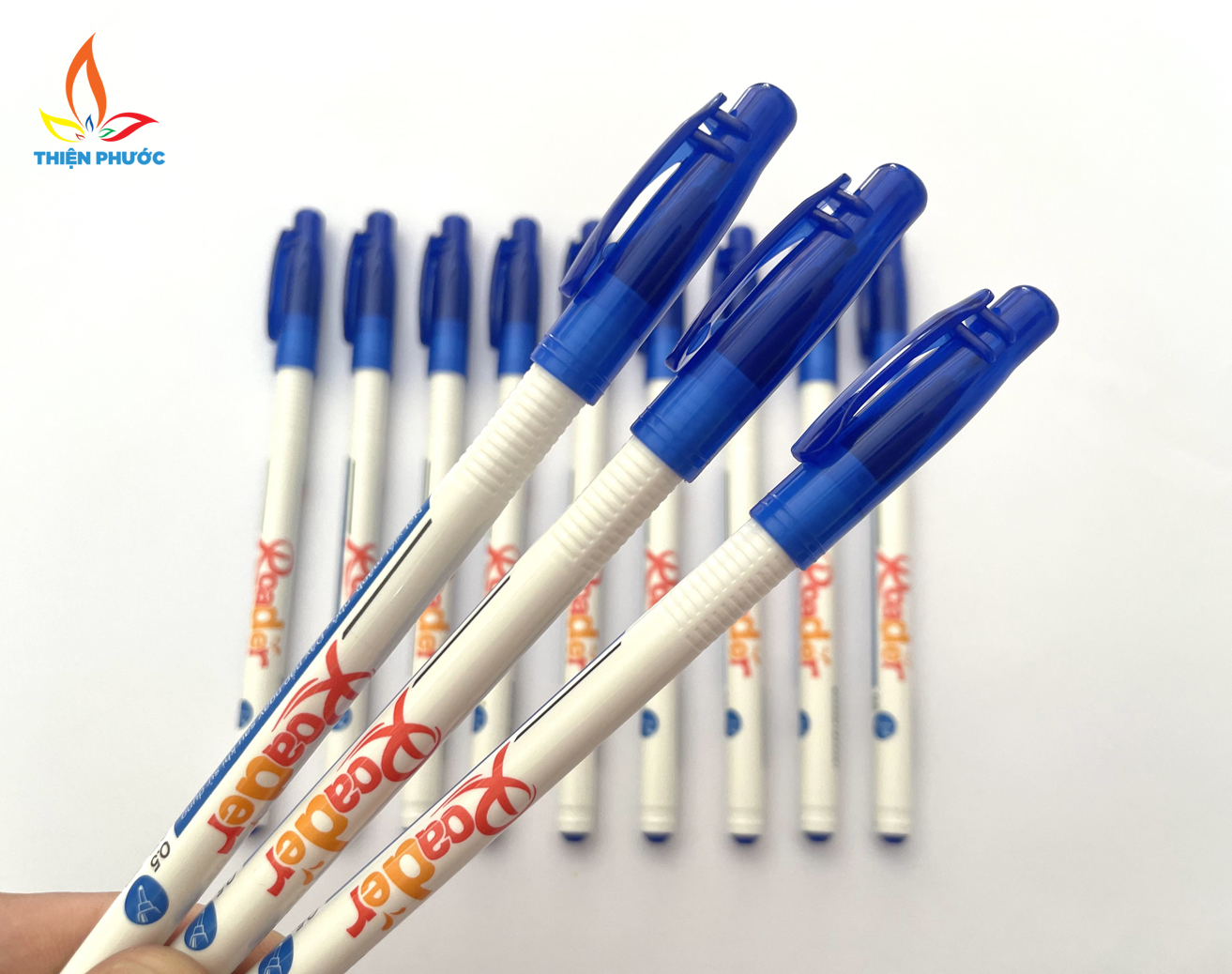 Bút bi gel thiên long gel-07 xanh, đầu bút 0.5mm sukado