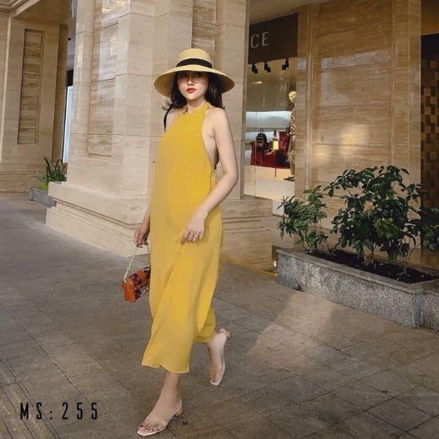 Đầm maxi cổ yếm hở lưng