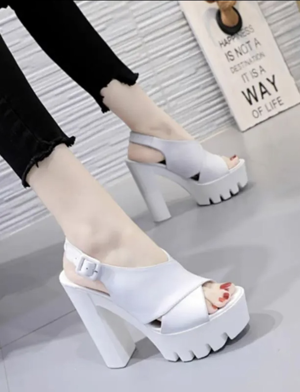 GIÀY SANDAL CAO GÓT QUAI KHOÉT CHÉO 14P