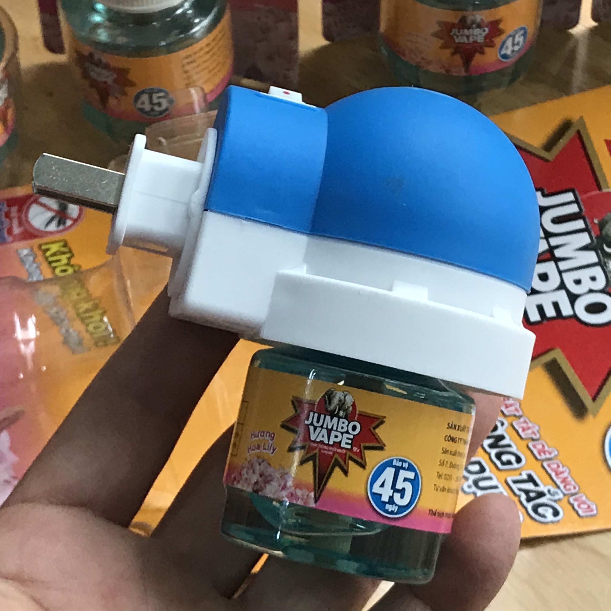 Bộ tinh dầu đuổi muỗi Jumbo chính hãng Fumakilla Nhật Bản (Hương hoa Lily)