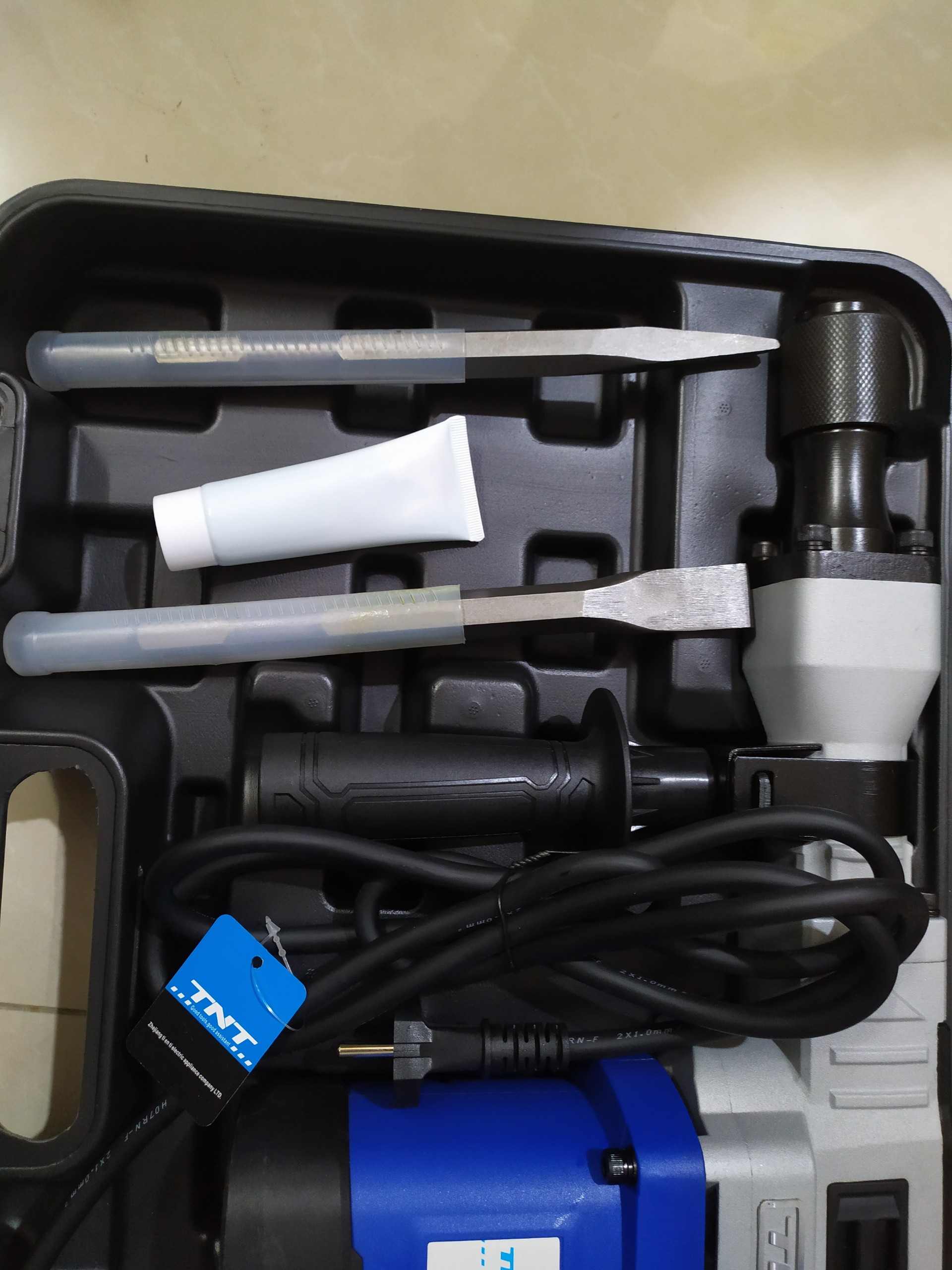 [HCM]Máy đục bê tông TNT-8842