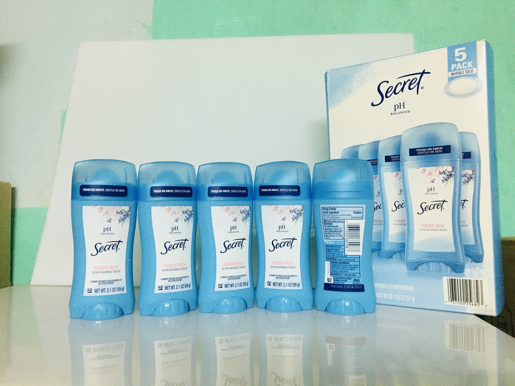 Lăn Khử Mùi Secret Balanced Powder Fresh 59g