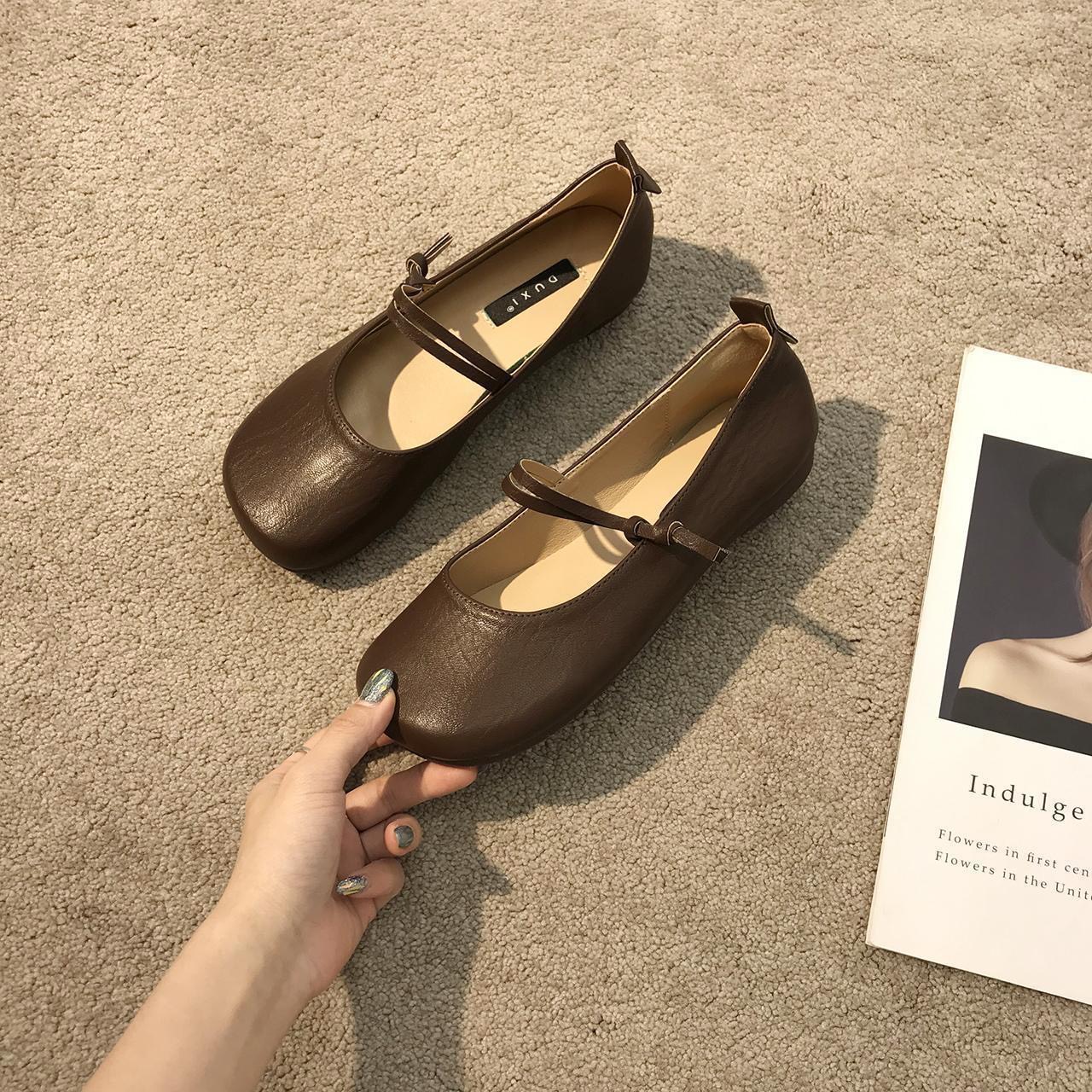 Giày búp bê nữ cài quai mỏng 3 màu( Size hơi to nên đi lùi 1 size)
