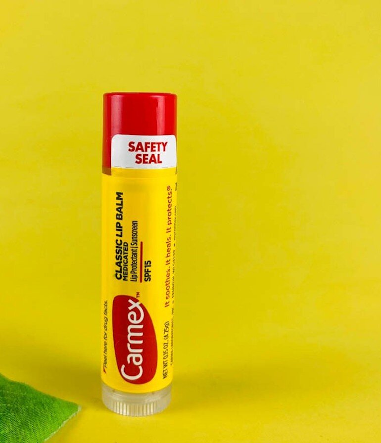 Son dưỡng môi Carmex Medicated Lip Balm - Damask 25g classic