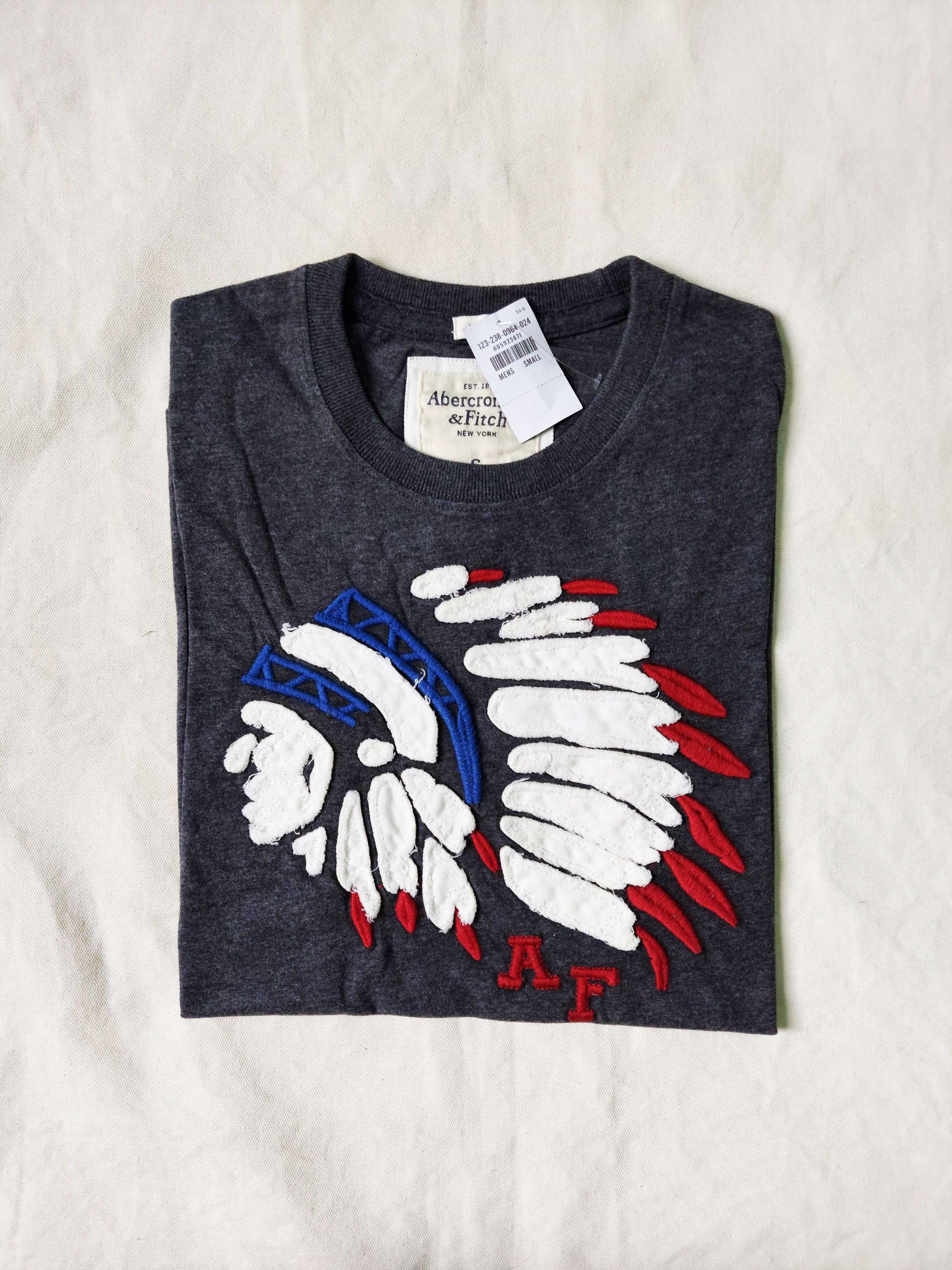 Áo thun thổ dân Abercrombie Gray new