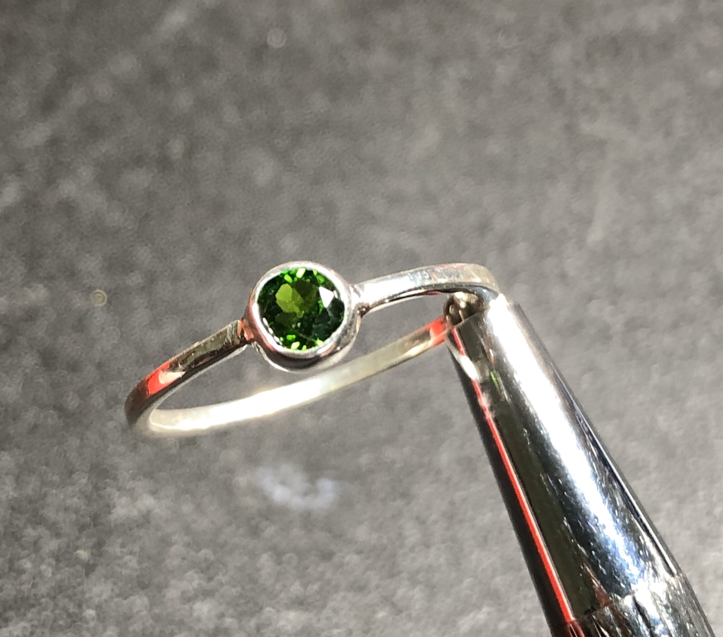 [FreeshipMAX] nhẫn bạc hạt đá diopsite size 17mm