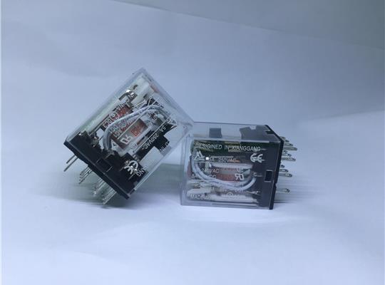 Rơ le trung gian 8 chân 220v 10A bao gồm đế