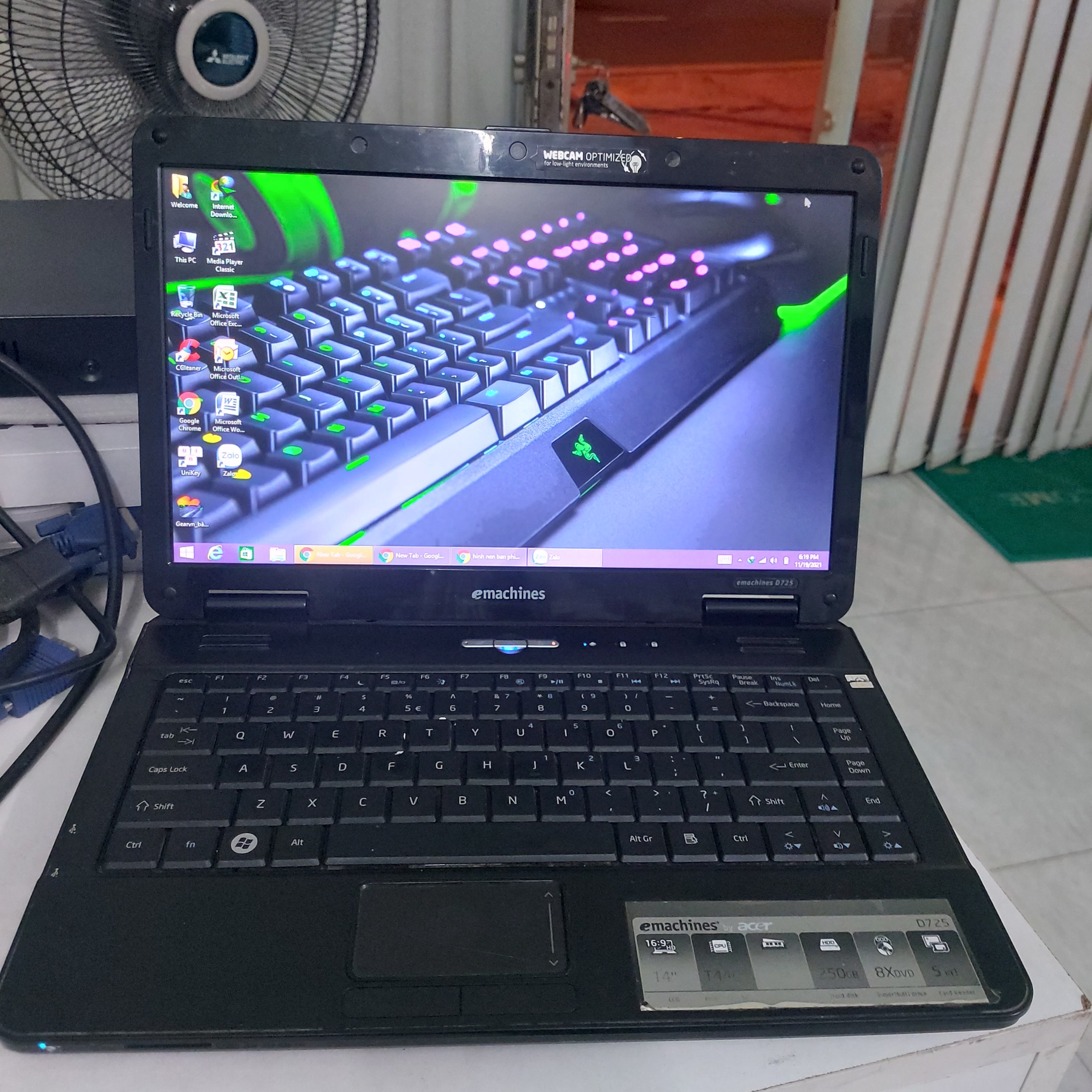 Laptop ram 4gb win 8/7/10 đã qua sử dụng đầy đủ phụ kiện theo máy về là dùng ngay - thanh lý đồng giá giao ngẫu nhiên