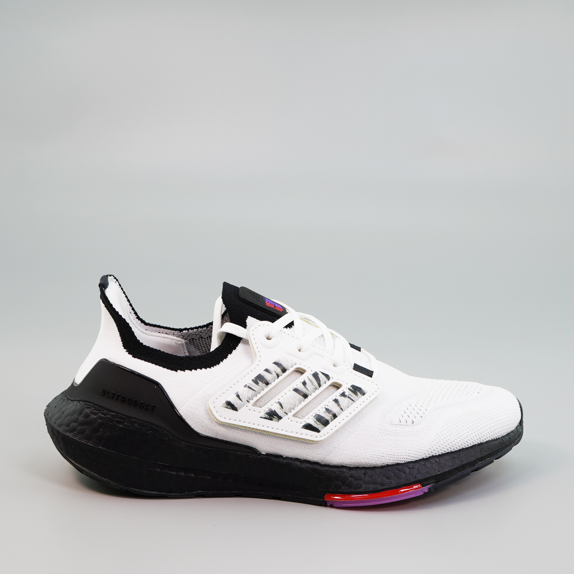 Giày Ultra Boost 22  White Black