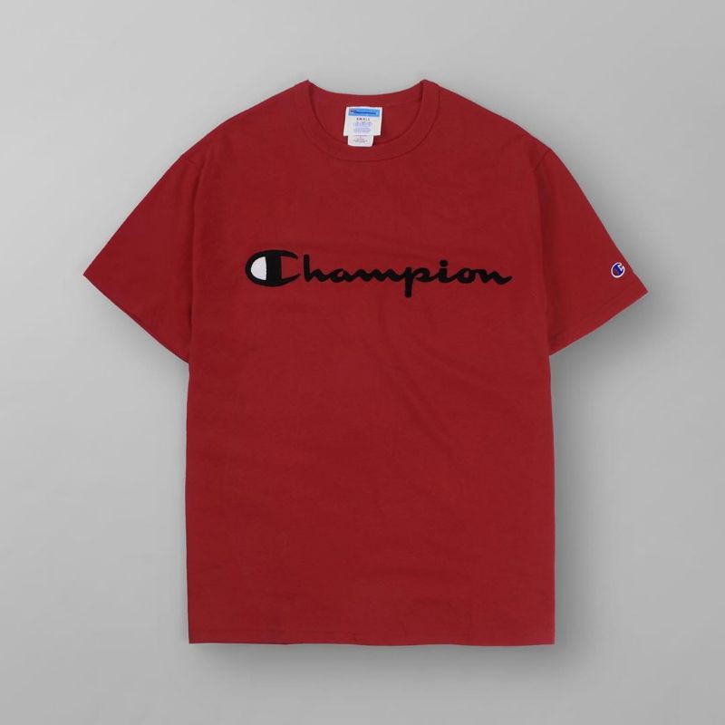 [GY]Áo thun cổ thuyền thêu chữ Champion Script màu đỏ