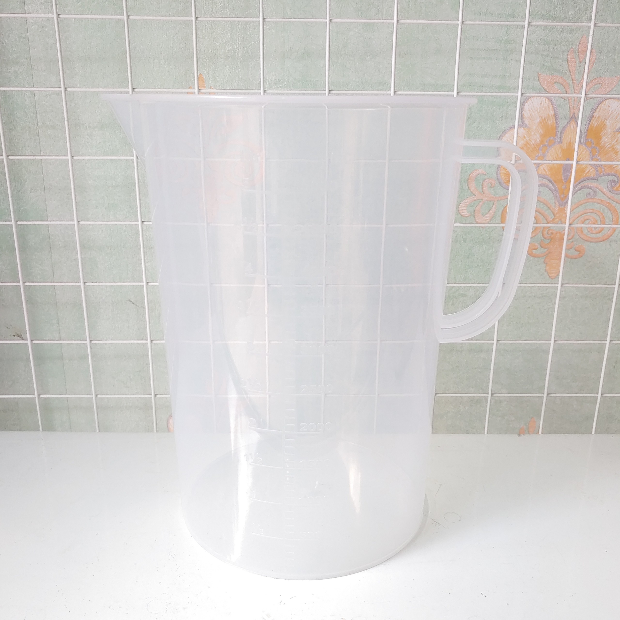 Ca nhựa 5L có vạch chia