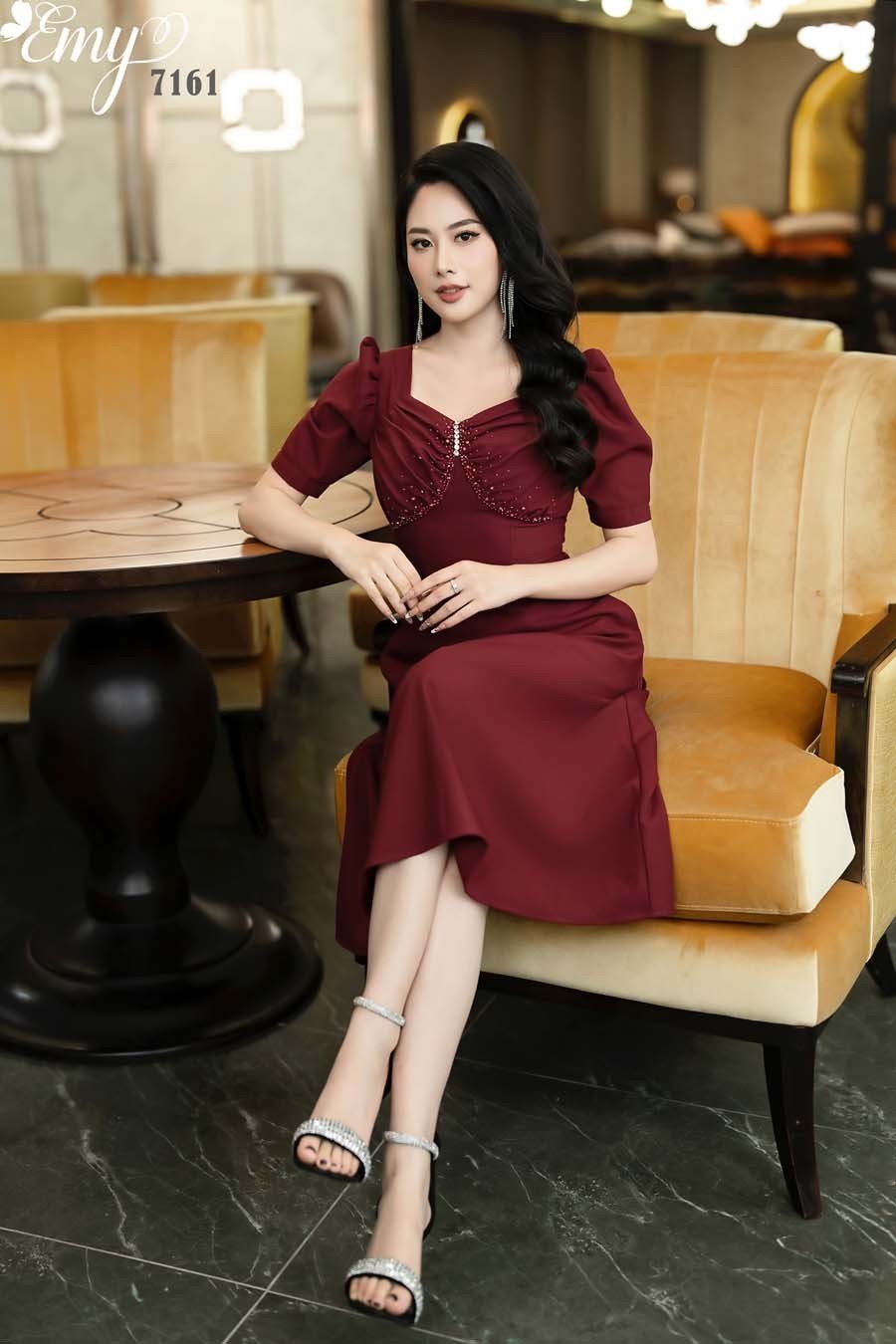 Đầm EMY EM7161 Xoè Đỏ Nhún Cúp Ngực