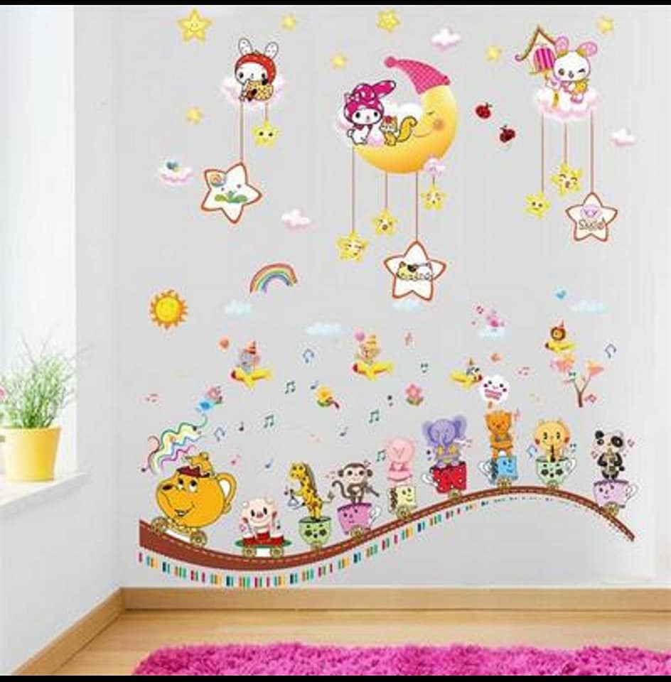 Decal dán tường thỏ yêu trăng và thú nhổ cà rốt 2