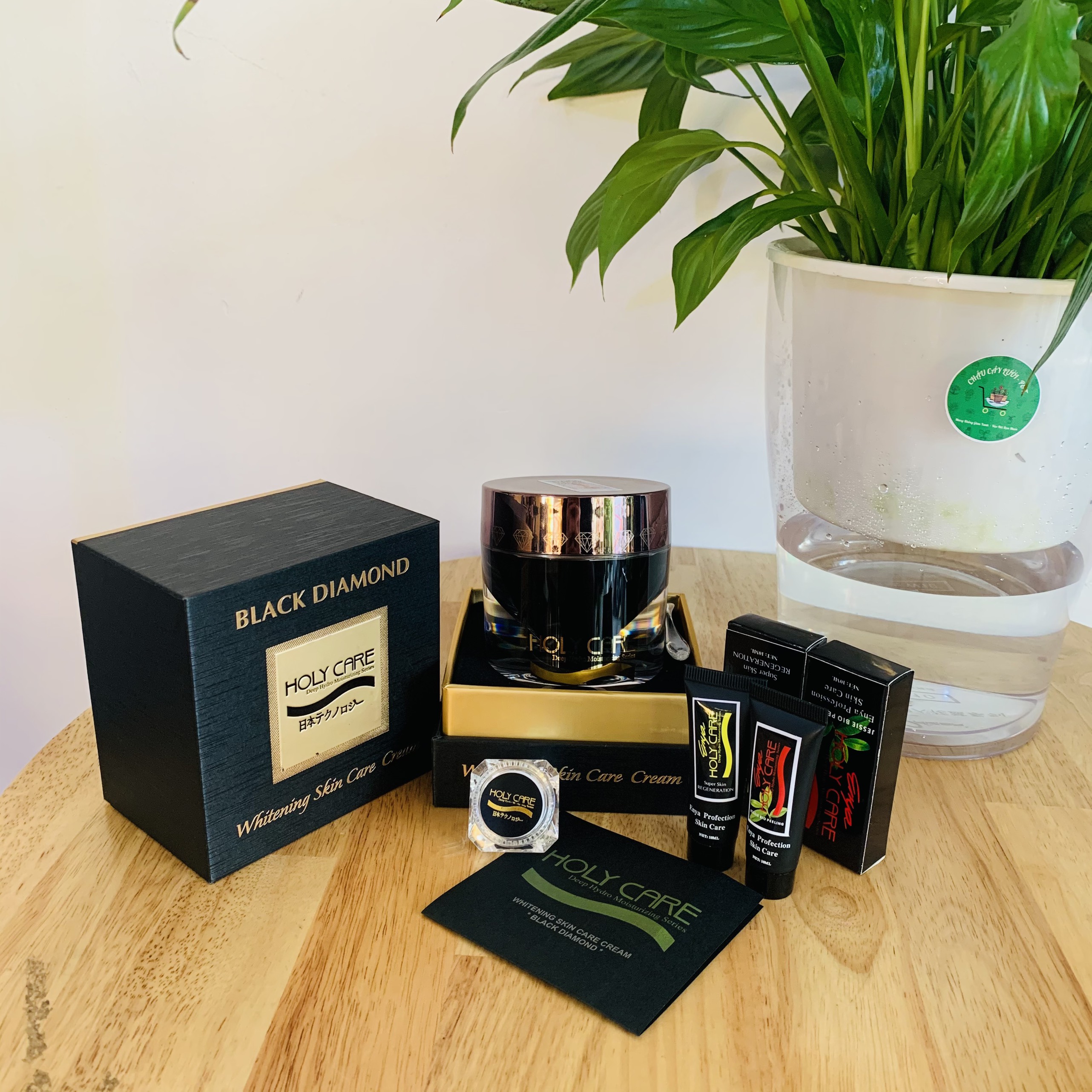 Kem Dưỡng Trắng Da Cao Cấp Black Diamond Holy Care