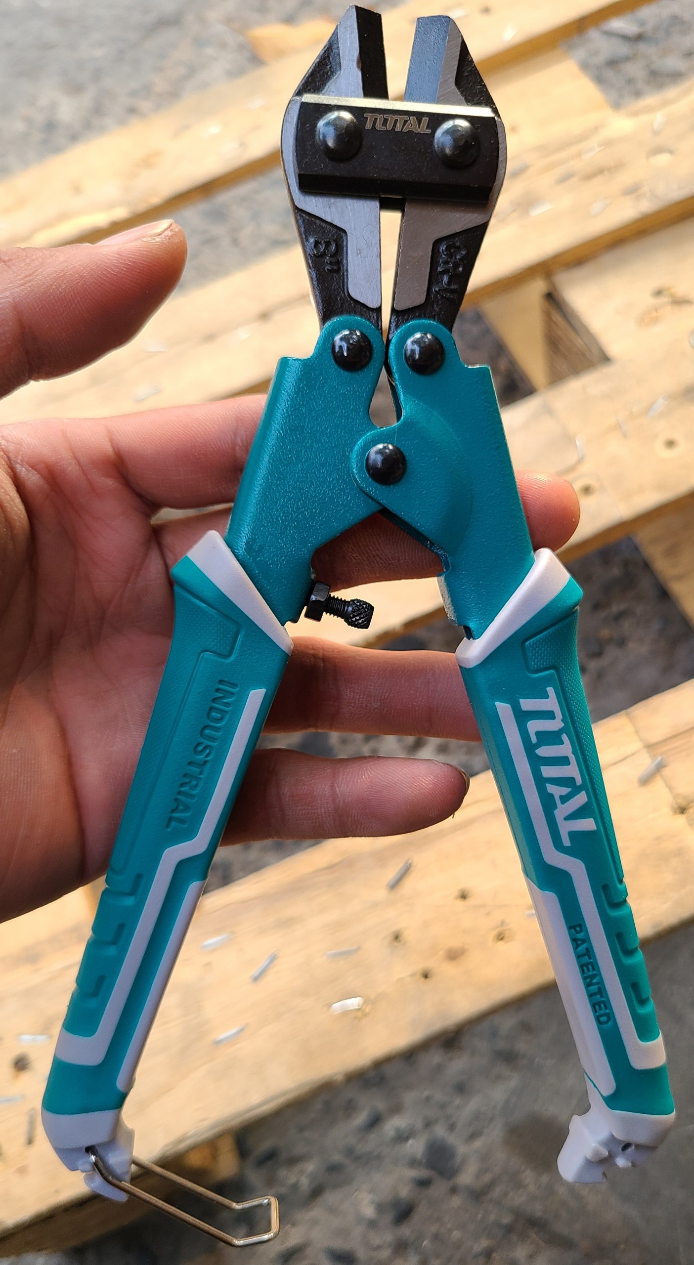 Kềm cộng lực 8” total tht11386