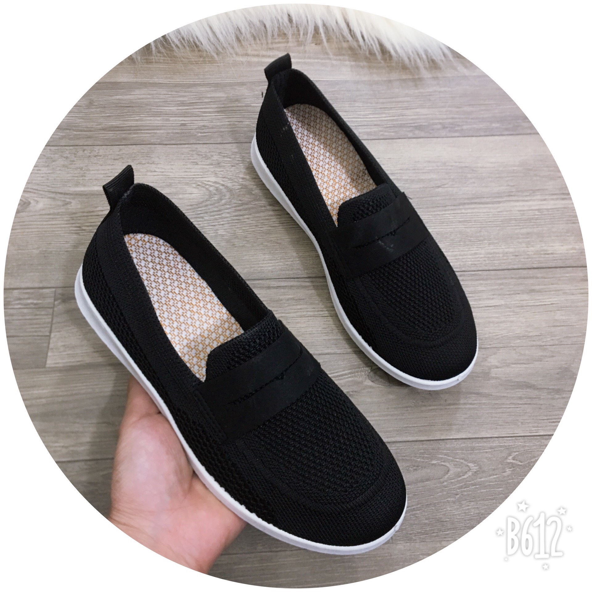 Giày slip on nữ co giãn chất mềm ôm chân