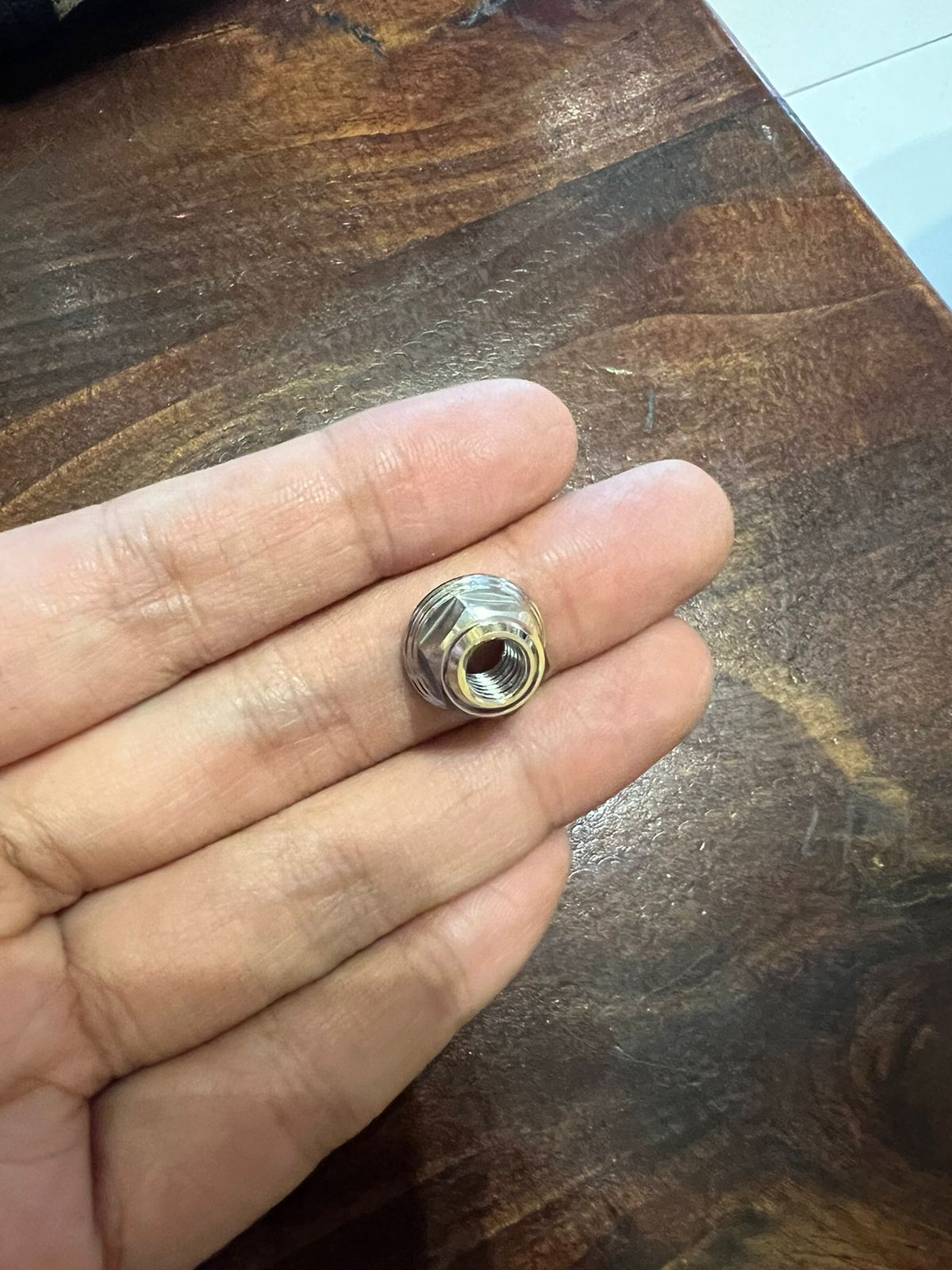 Tán 6ly hở đầu Salaya-Inox (giá 1 con)