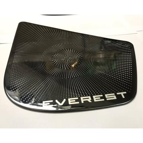 Ốp màng loa titan xe Everest