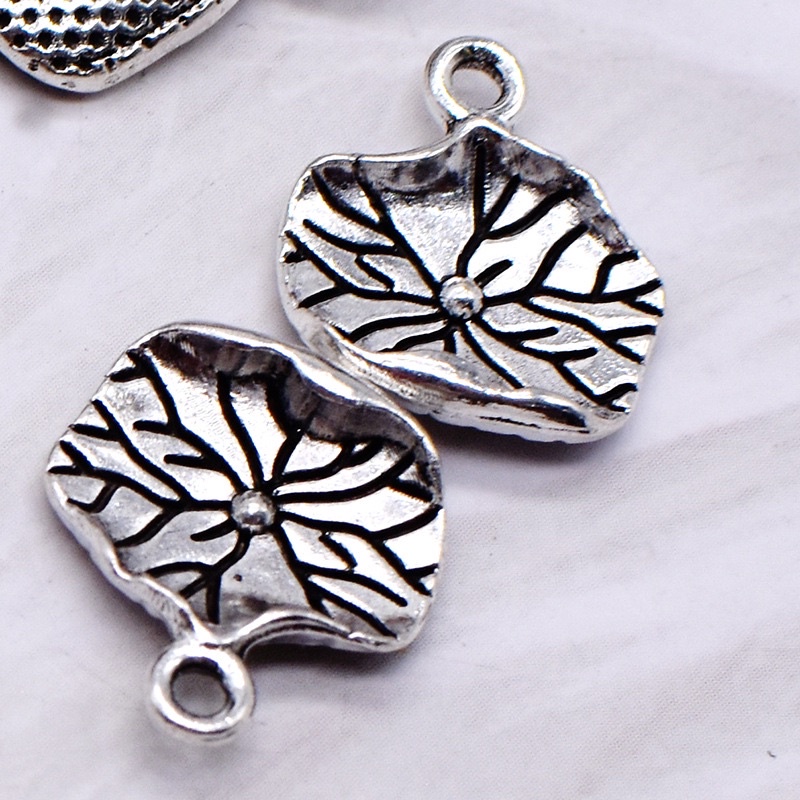 Charm lá sen - KL162