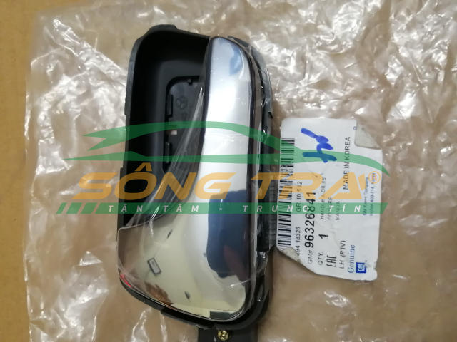 TAY MỞ CỬA TRONG DAEWOO MAGNUS BÊN TRÁI