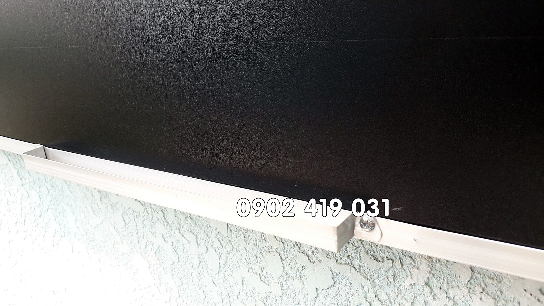 Bảng đen viết phấn size 60 x 80cm ( Tặng hộp phấn )