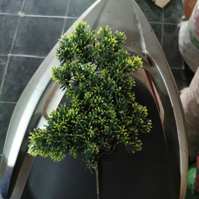 Lá nhựa ghép cây bonsai