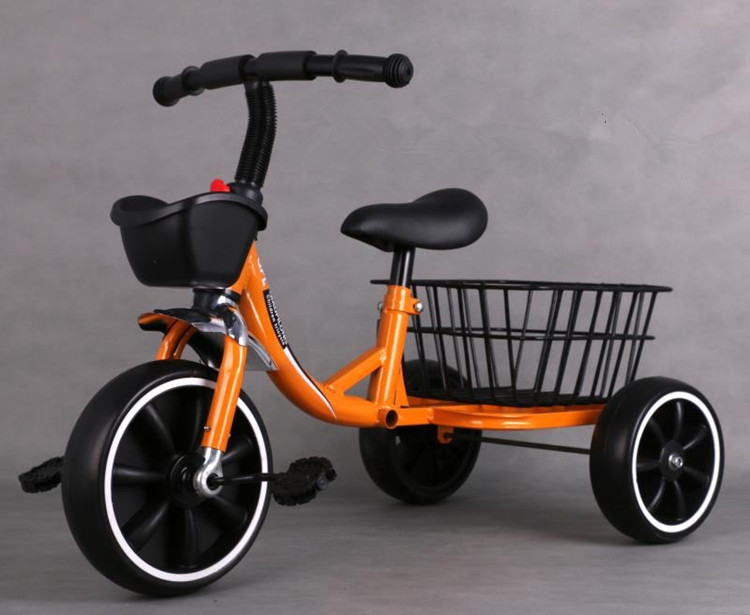 Xe đạp 3 bánh có giỏ đựng đồ