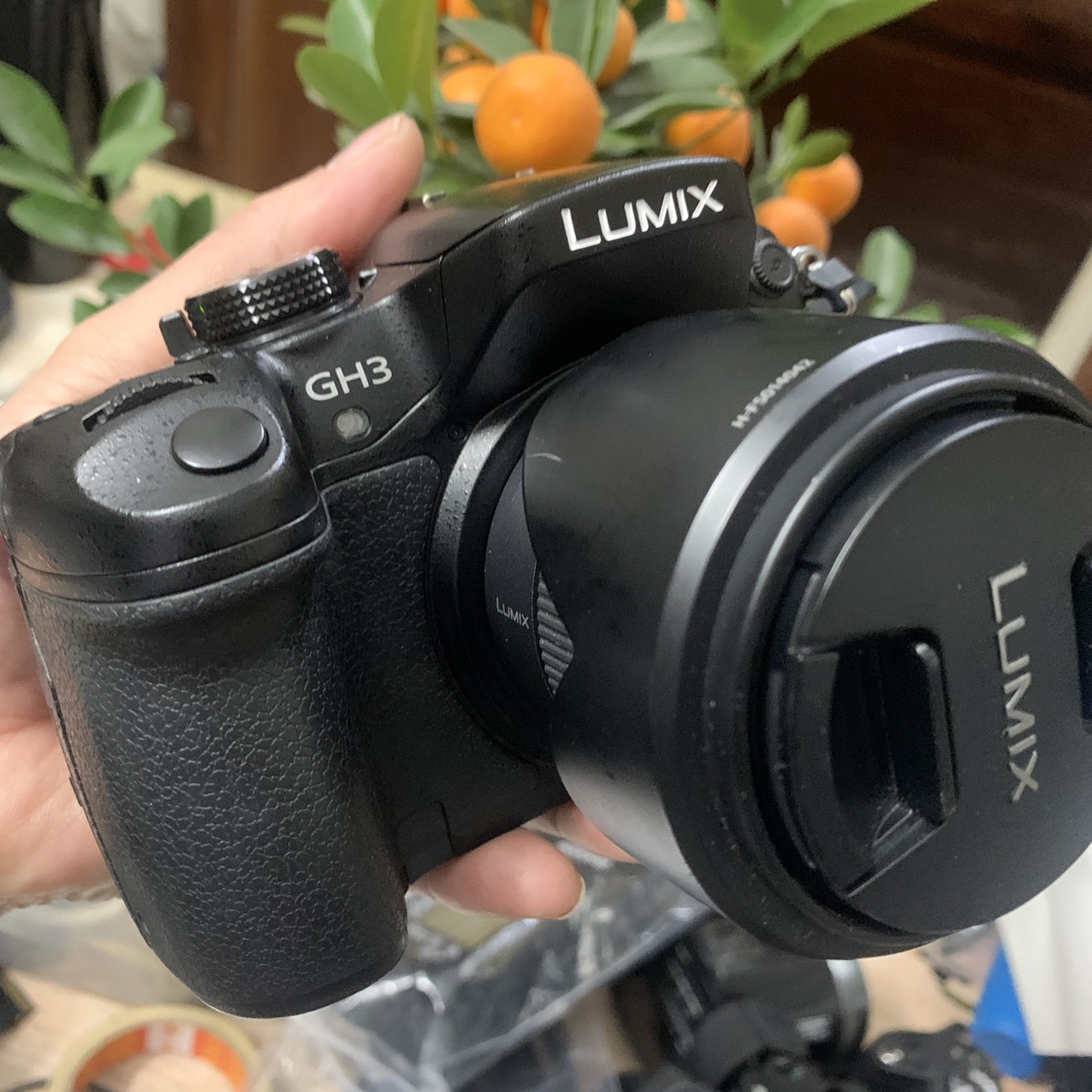Máy ảnh Lumix GH3 kèm ống kính 14-42 màn hình lật có wifi