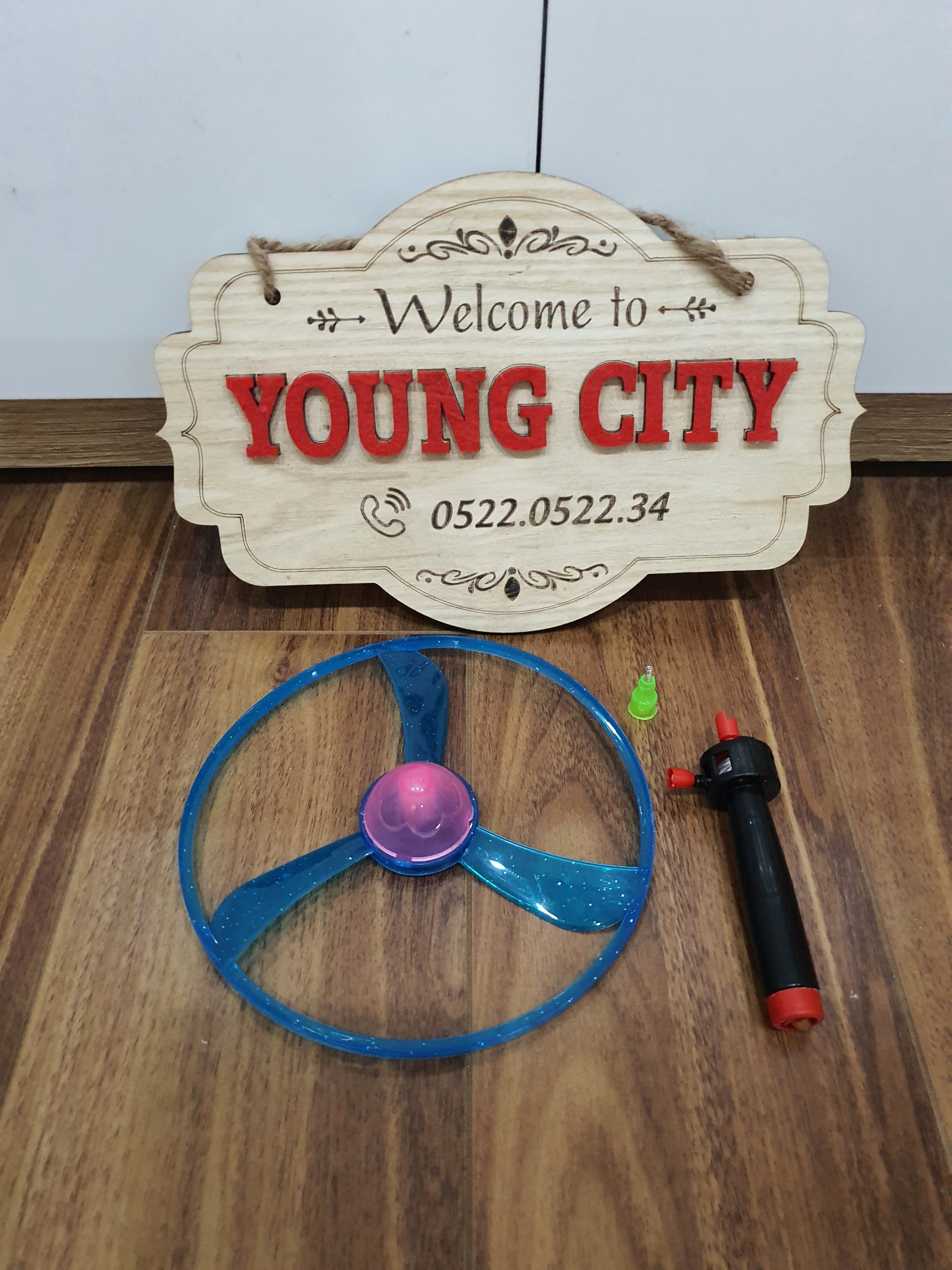 Chong chóng UFO đèn led giật dây
