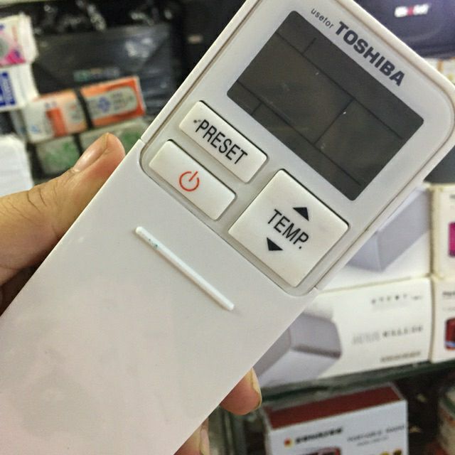 [HCM]remote máy lạnh toshiba