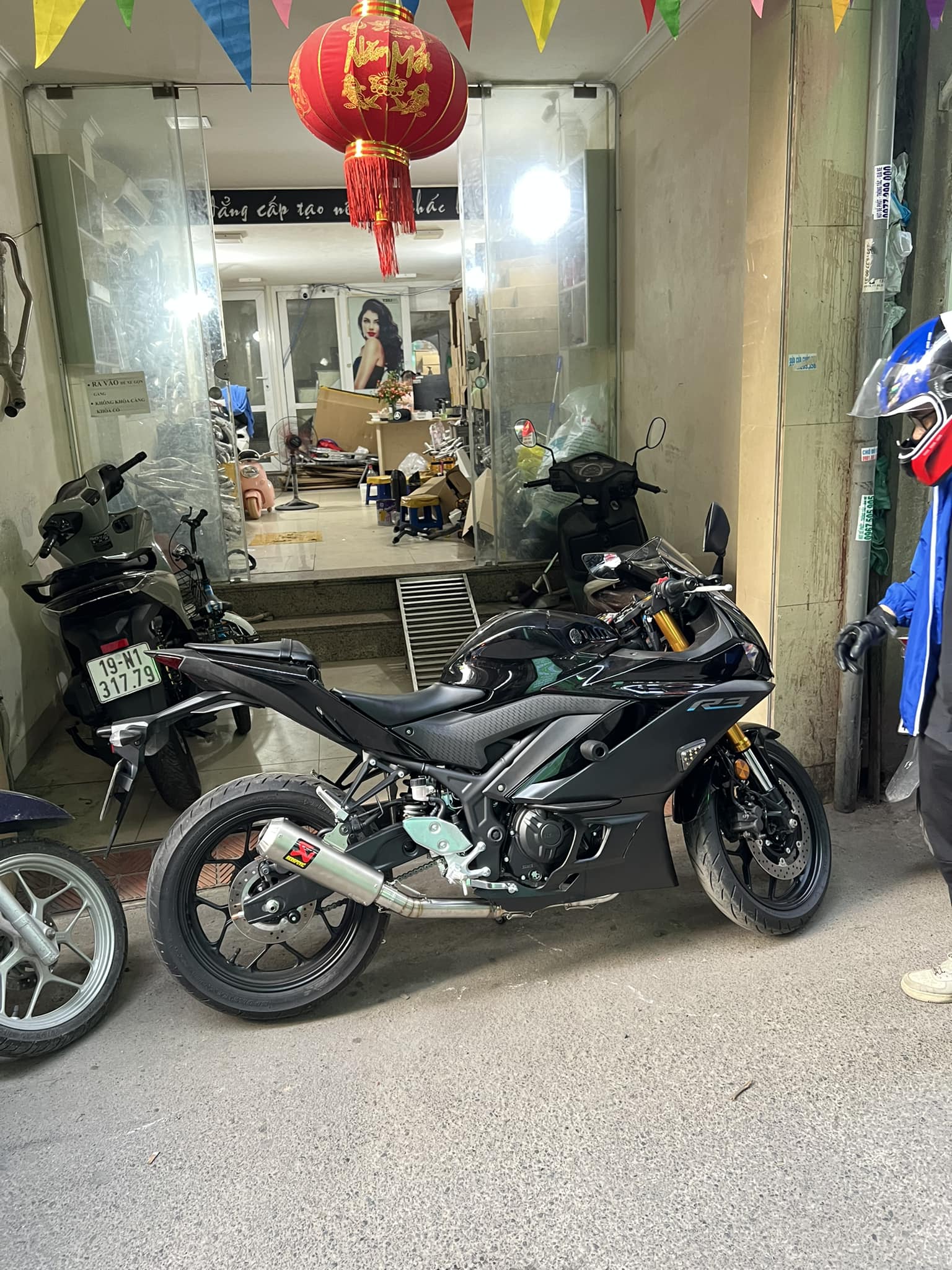Pô Akrapovic R3 - Mẫu Mới 