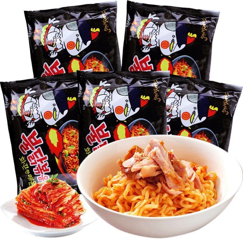 1 Pack of Samyang Black Spicy Chicken Dry Noodles (140g / Pack)