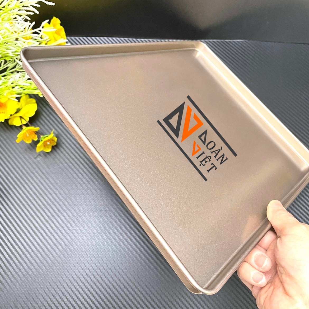 Khay NƯỚNG BÁNH bông lan cuộn, cookies, bánh mì, NƯỚNG BÁNH CÁCH THUỶ  - THÉP CARBON NGUYÊN KHỐI CHỐNG DÍNH, màu VÀNG sang trọng - Nhiều size