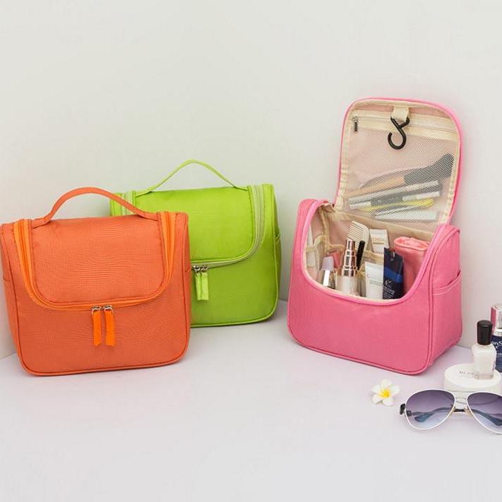 Túi dựng mỹ phẩm xách tay Pouch