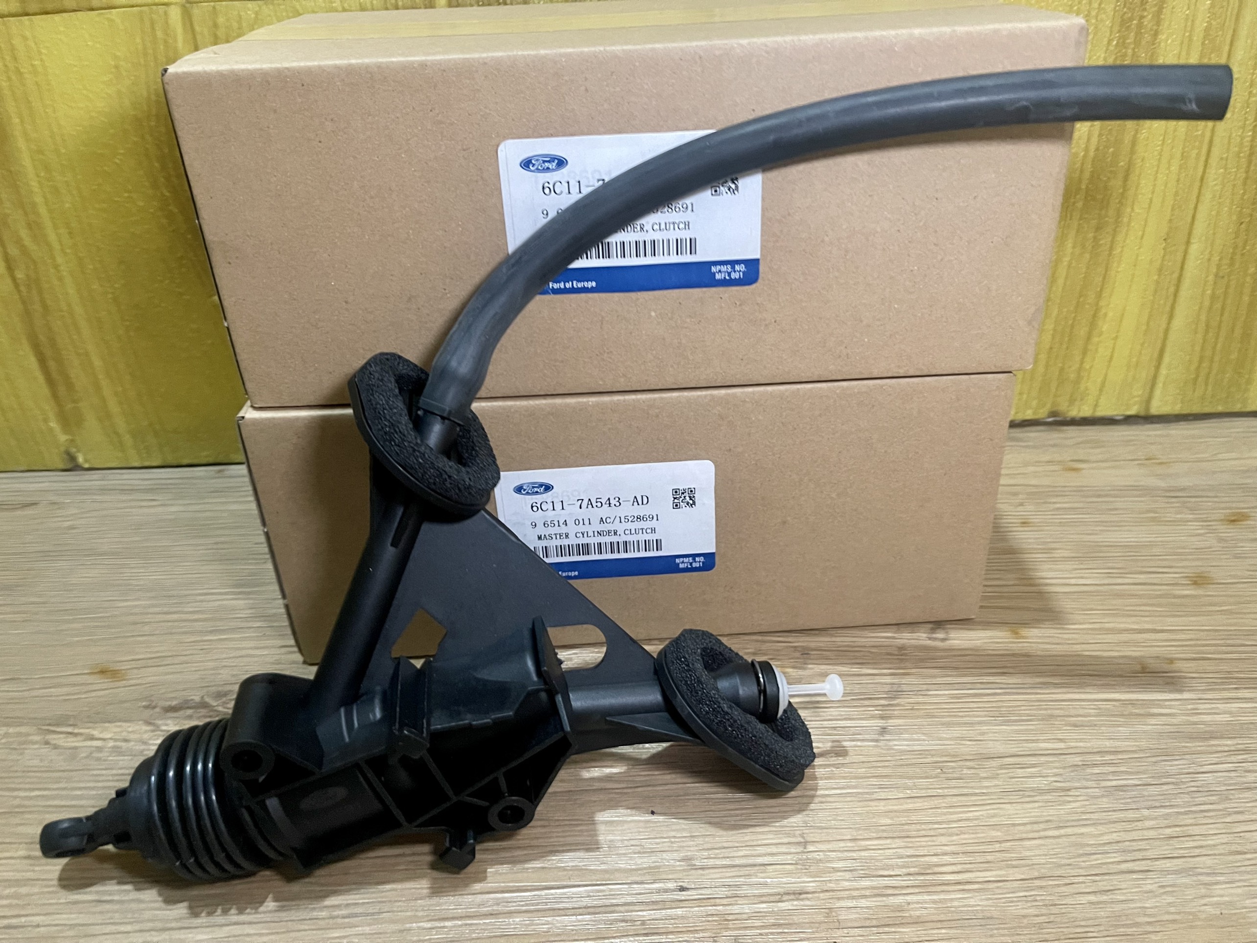 HEO TỔNG CÔN TRÊN FORD TRANSIT 2008- NAY
