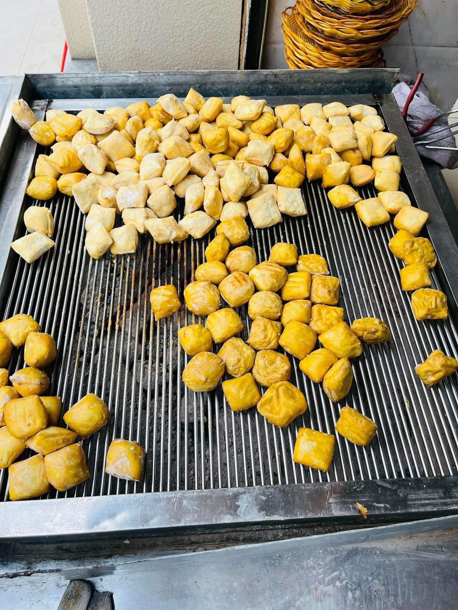 Đậu phụ thúi /đậu ngậy bịch 30 miếng kèm bột ớt