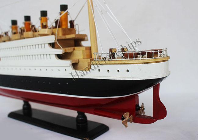 Mô hình thuyền Titanic (Thân: 40cm)