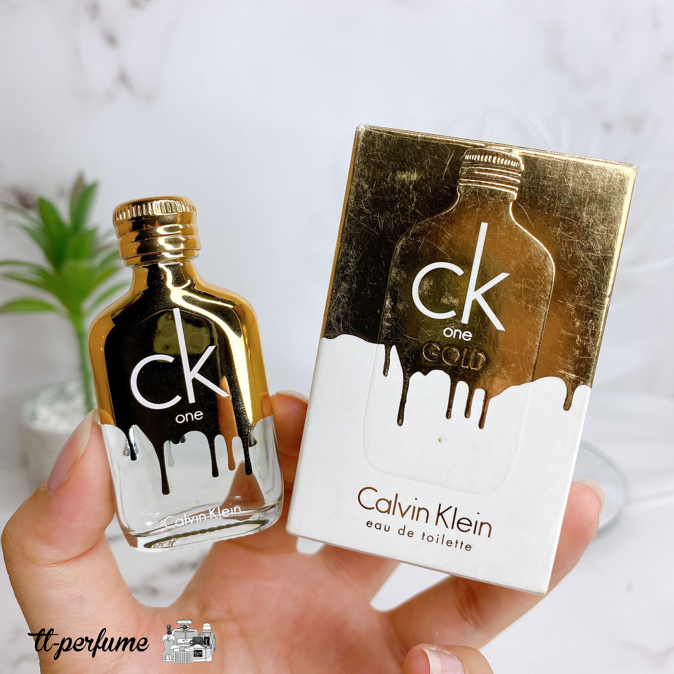Nước hoa unisex Calvin Klein One Gold EDT 10ml