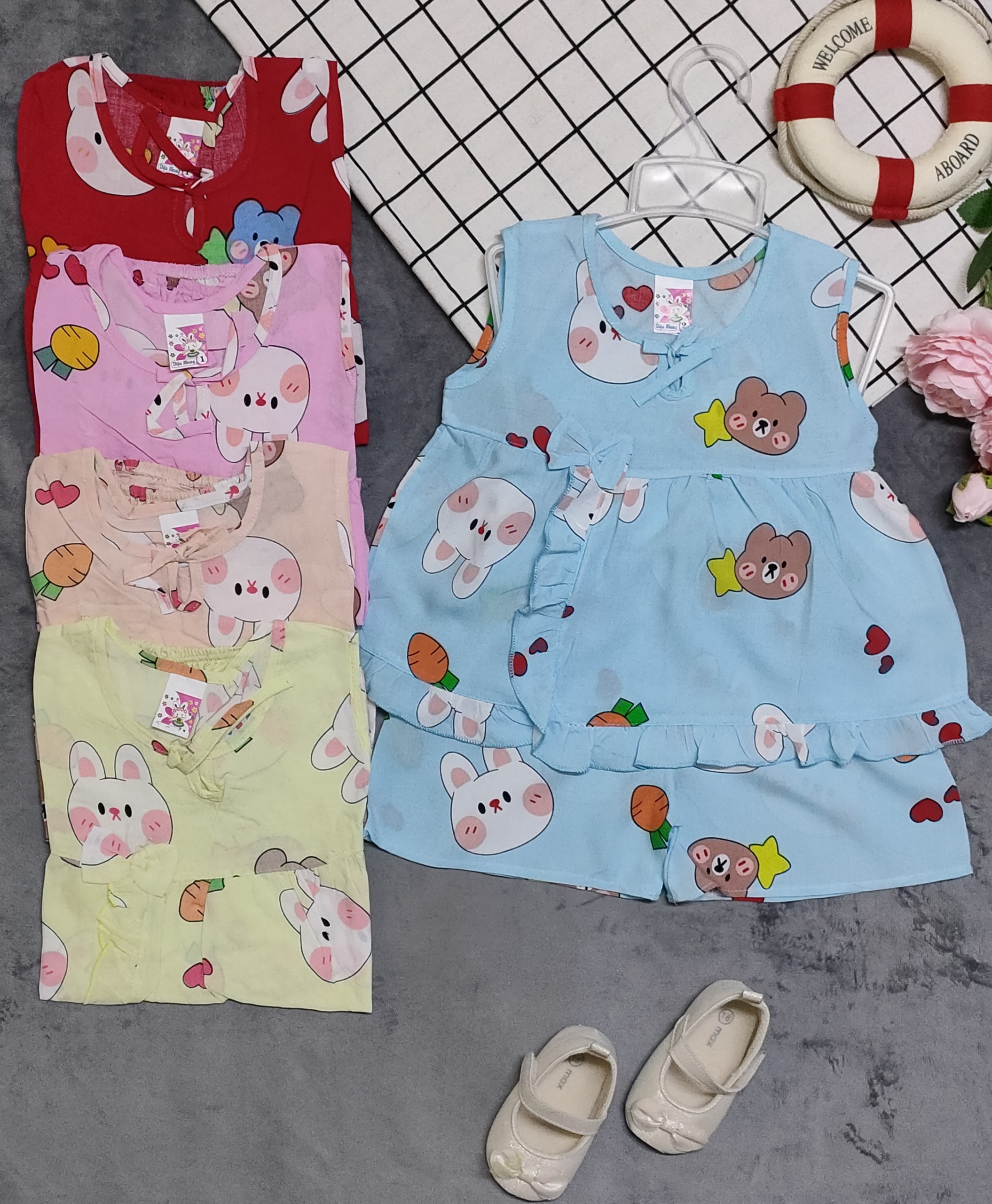 Bộ Tole Nhiều Mẫu Bé (giao màu ngẫu nhiên)