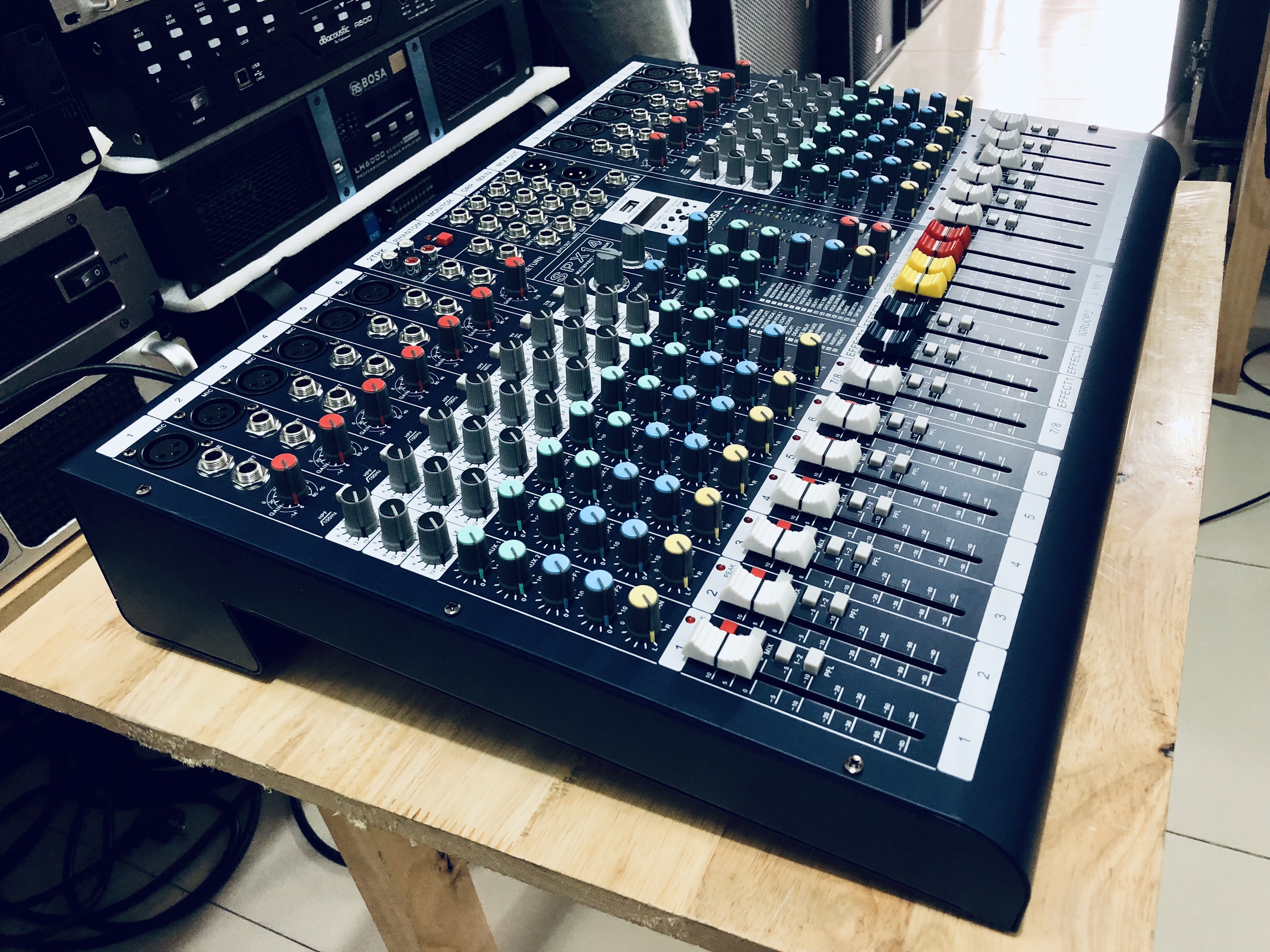 Mixer karaoke cao cấp Bosa SPX14 Chạy 2 Effect